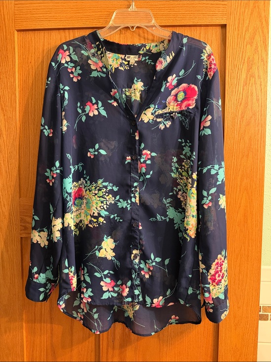 Kut from the Kloth Tops - Kut from the Kloth Navy Floral Button-Up Blouse